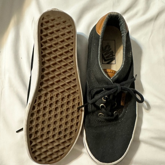 Vans - Picture 2 of 3